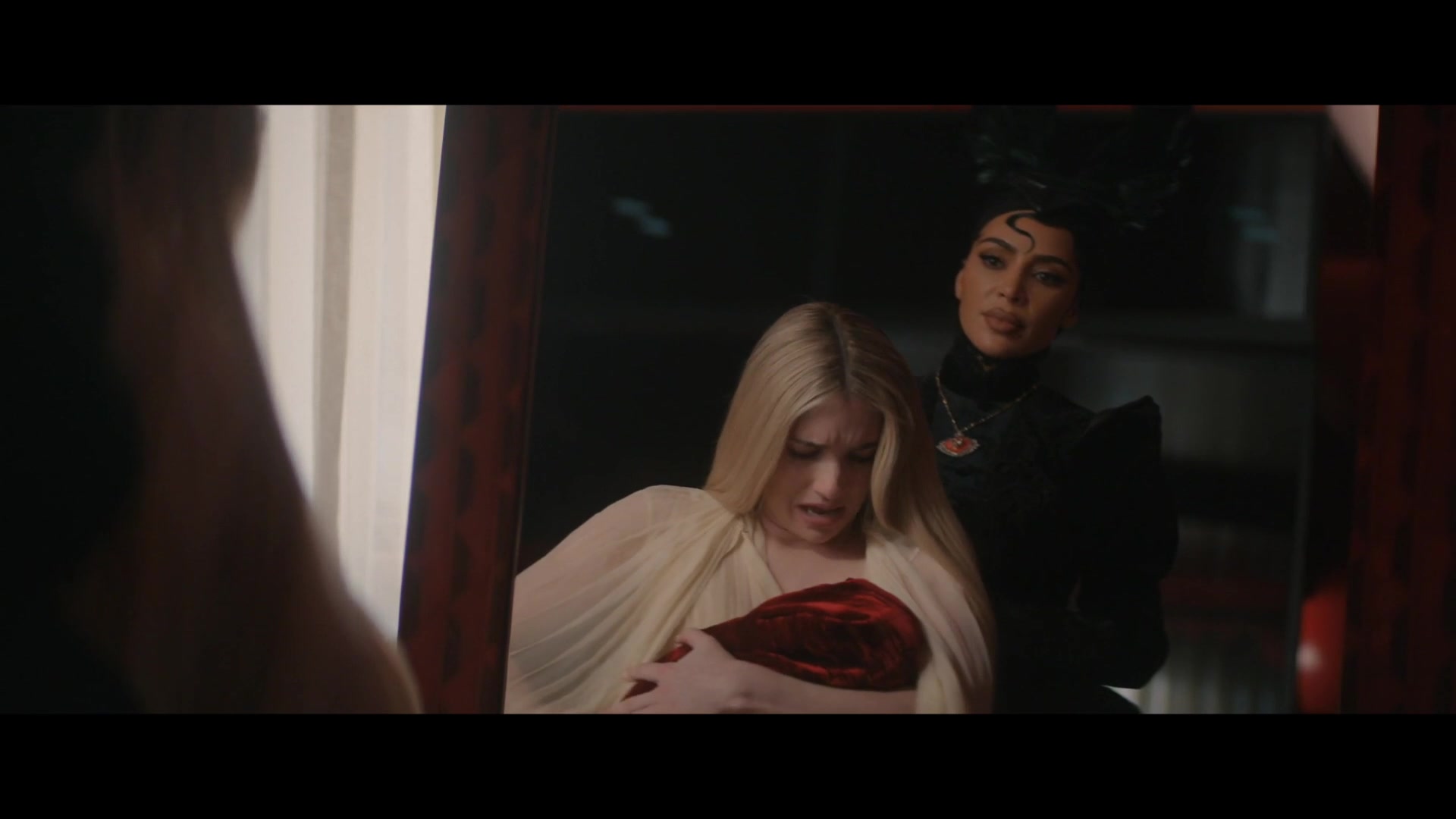 AHSDelicate_12x09_IHER_1400.jpg
