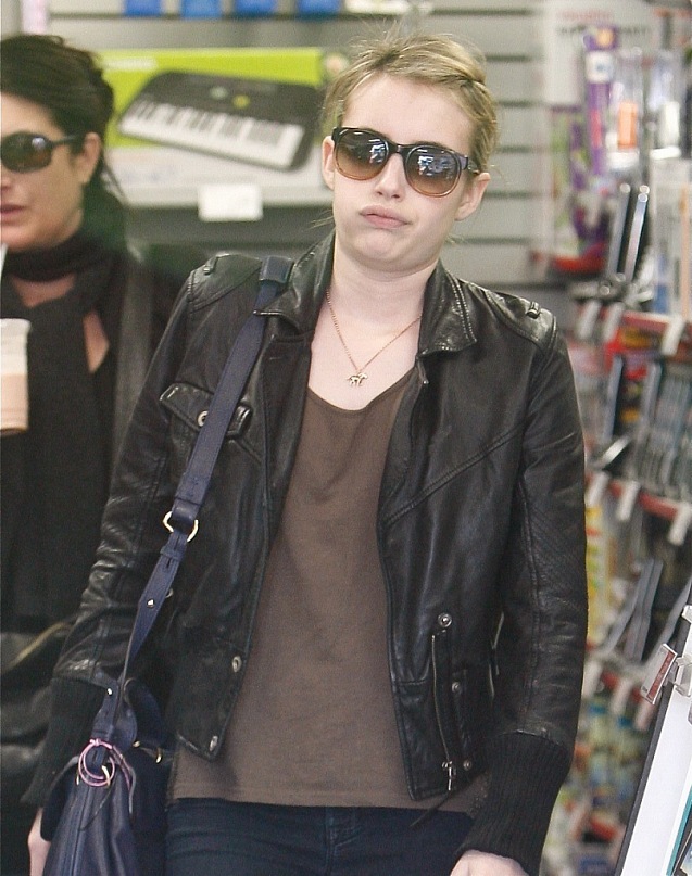 EmmaRoberts_ShoppingLarchmontVillage_January_2011_281629.jpg