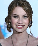19thAnnualKidsChoiceAwards_OrangeCarpet06_281129.jpg