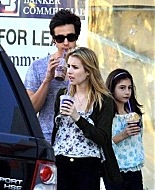 EmmaRoberts_Shopping_LosAngeles_January_2011_283429.jpg