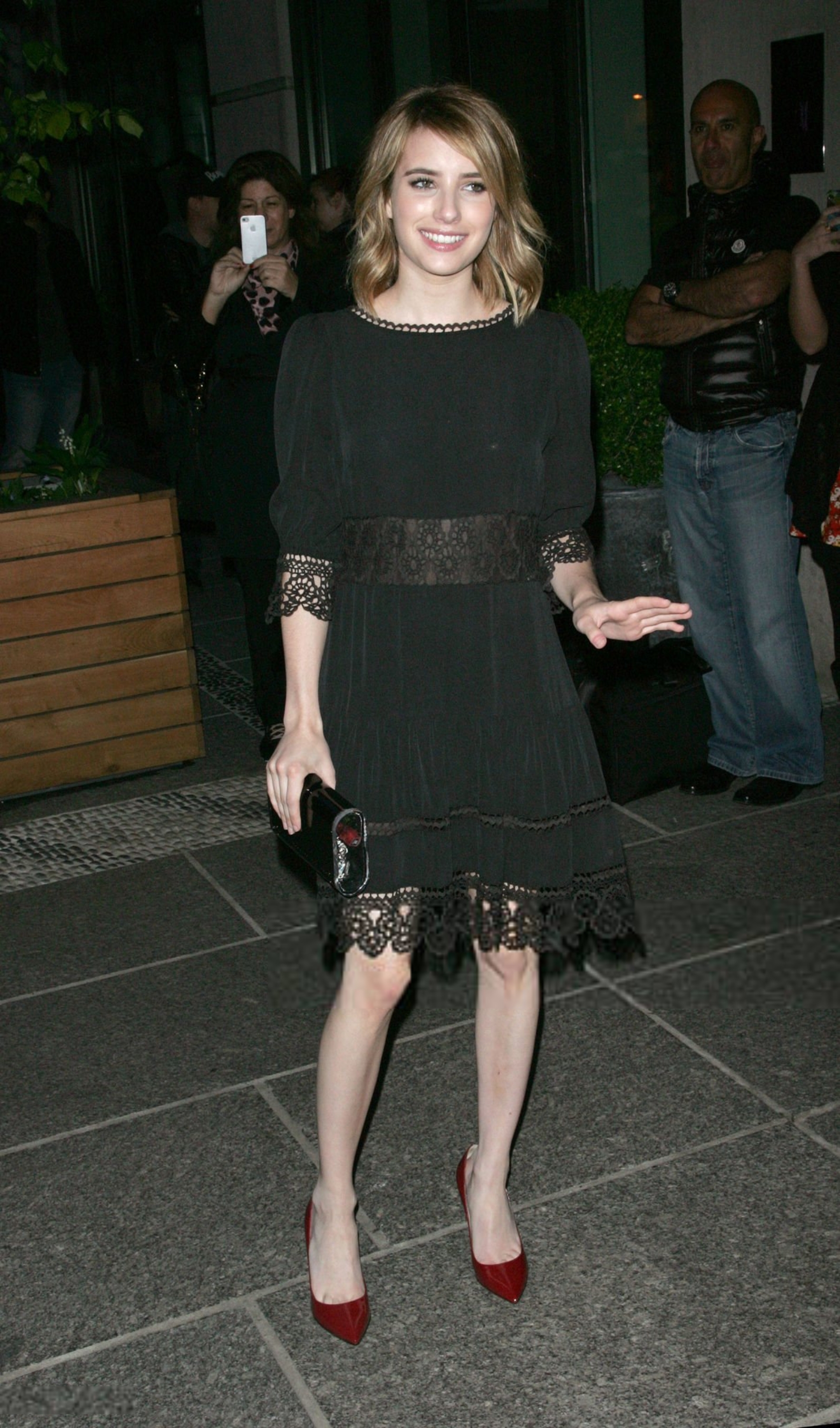 Screening_Hick_OutsideArrivals_IHER_28529.jpg