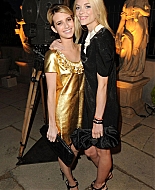 MIUMIU_LucreciaMuta_Inside_IHER_281229.jpg