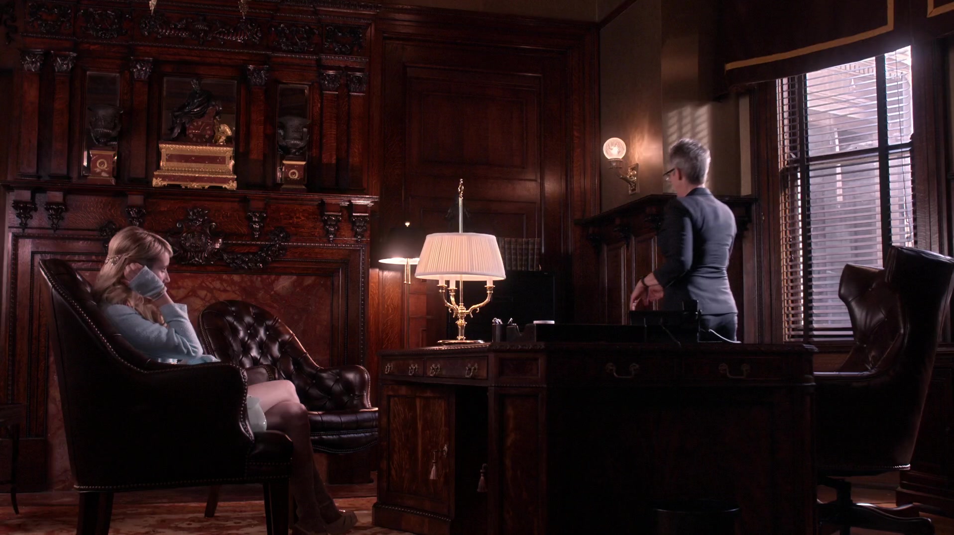 Scream_Queens_2015_S01E01E02_Pilot-Hell_Week_1080p_WEB-DL_DD5_1_H_264-NTb_00830.jpg