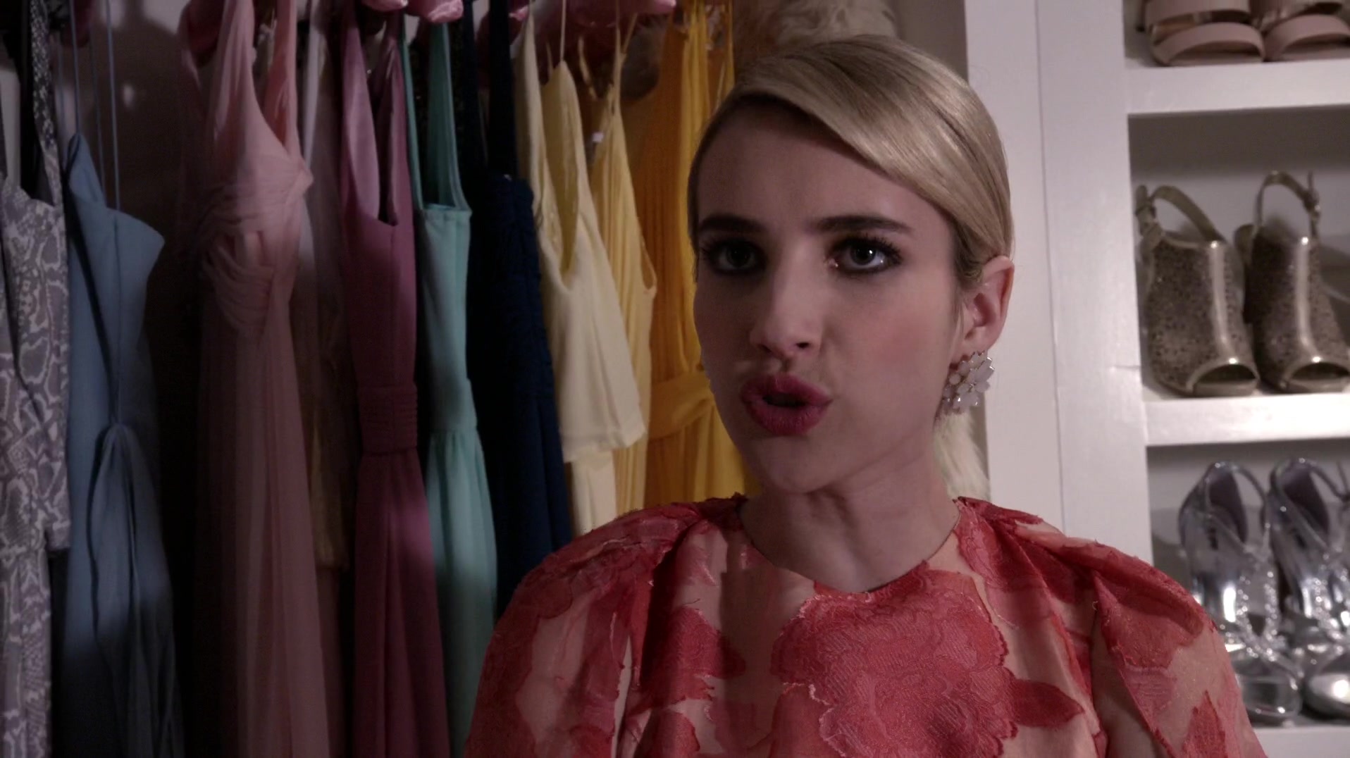 Scream_Queens_2015_S01E01E02_Pilot-Hell_Week_1080p_WEB-DL_DD5_1_H_264-NTb_02470.jpg
