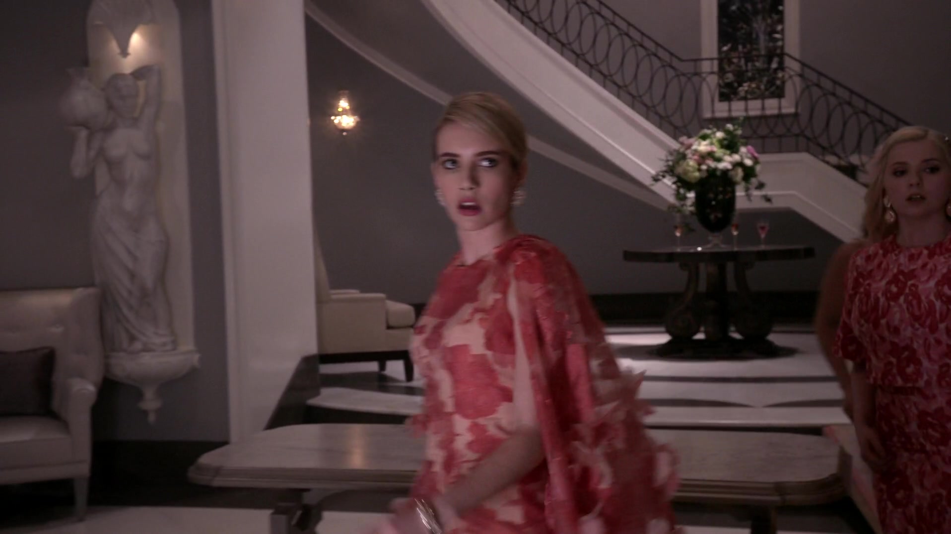 Scream_Queens_2015_S01E01E02_Pilot-Hell_Week_1080p_WEB-DL_DD5_1_H_264-NTb_02516.jpg