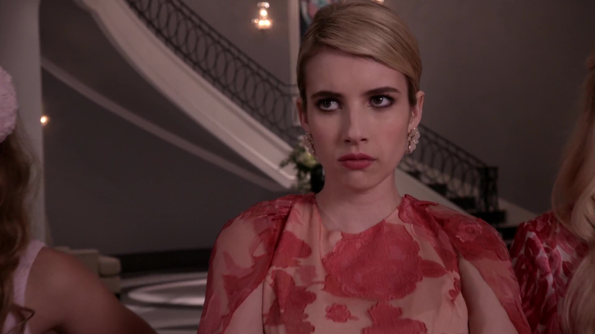 Scream_Queens_2015_S01E01E02_Pilot-Hell_Week_1080p_WEB-DL_DD5_1_H_264-NTb_02688.jpg