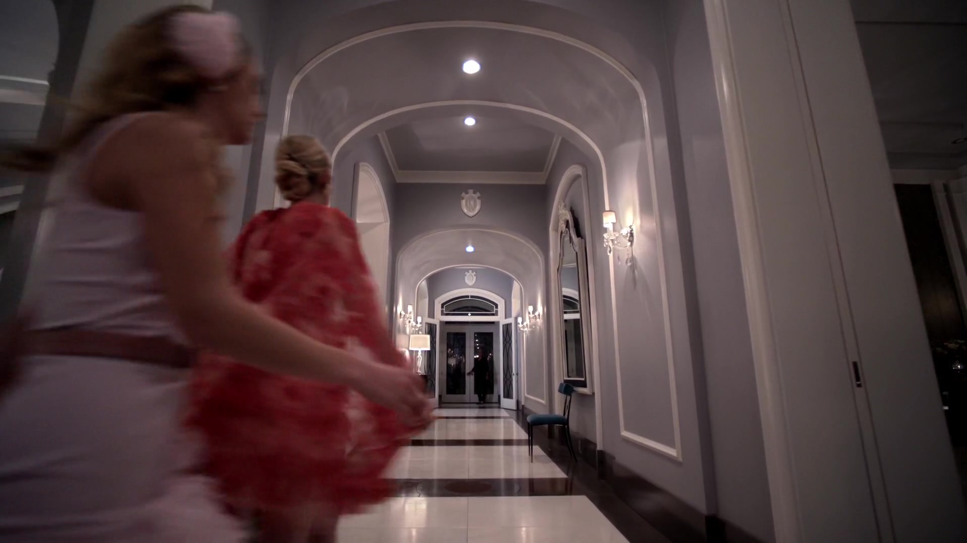 Scream_Queens_2015_S01E01E02_Pilot-Hell_Week_1080p_WEB-DL_DD5_1_H_264-NTb_02701.jpg