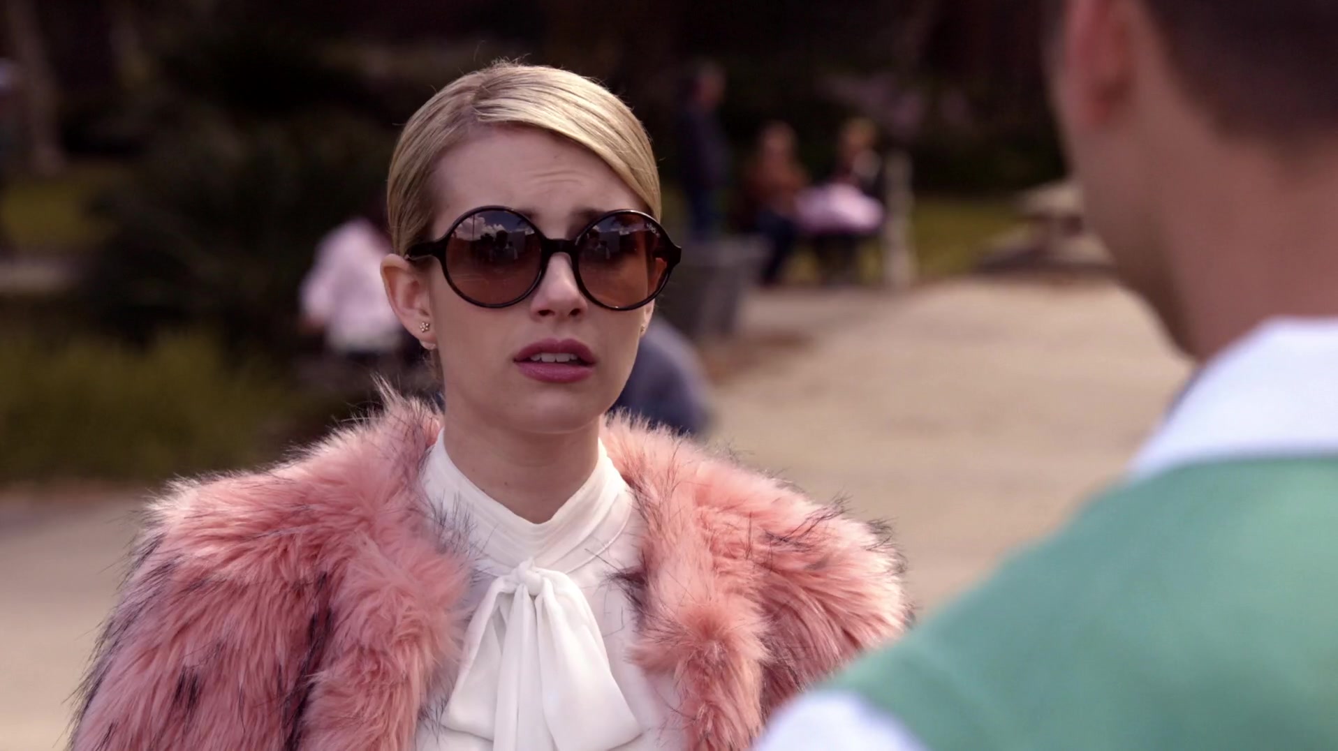Scream_Queens_2015_S01E01E02_Pilot-Hell_Week_1080p_WEB-DL_DD5_1_H_264-NTb_02958.jpg
