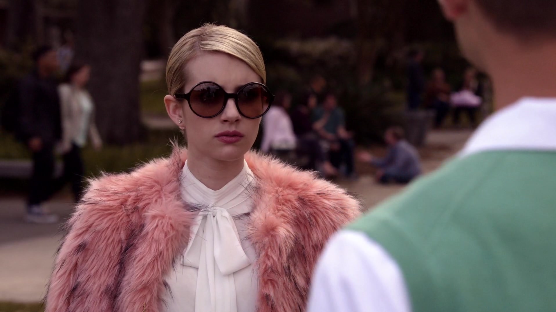 Scream_Queens_2015_S01E01E02_Pilot-Hell_Week_1080p_WEB-DL_DD5_1_H_264-NTb_03009.jpg