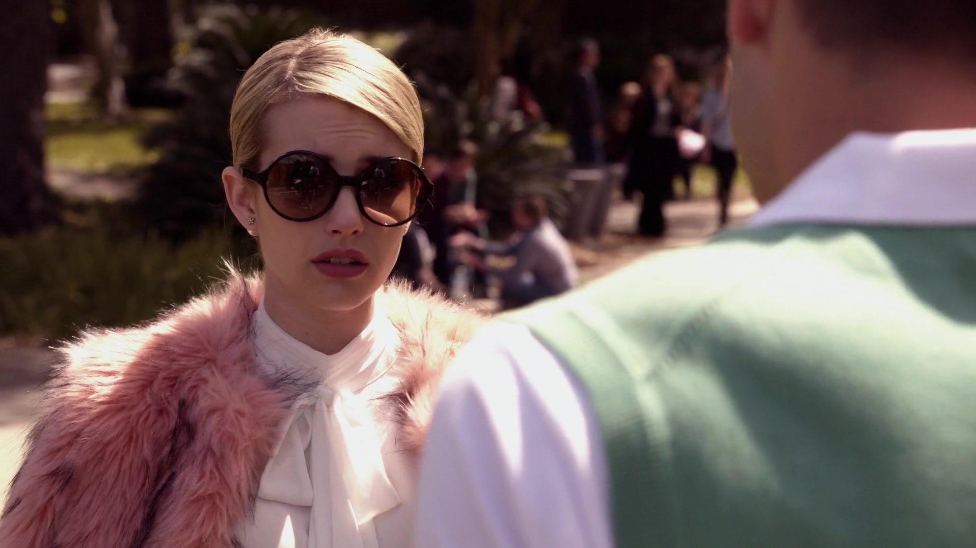 Scream_Queens_2015_S01E01E02_Pilot-Hell_Week_1080p_WEB-DL_DD5_1_H_264-NTb_03036.jpg