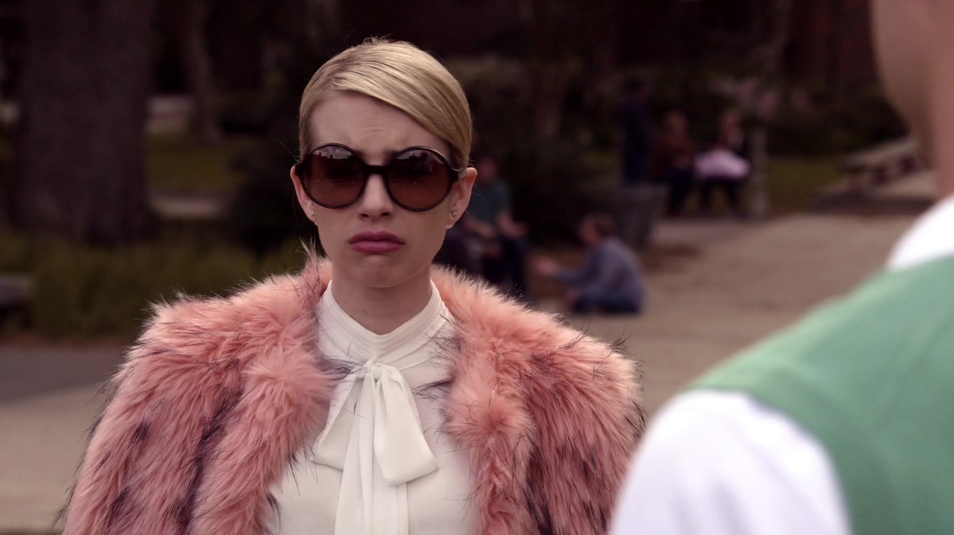 Scream_Queens_2015_S01E01E02_Pilot-Hell_Week_1080p_WEB-DL_DD5_1_H_264-NTb_03071.jpg