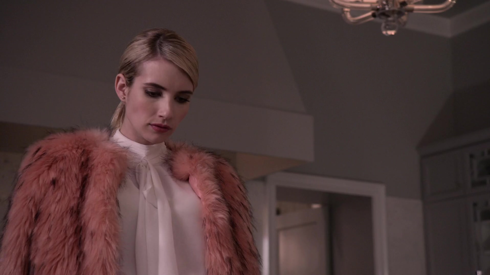 Scream_Queens_2015_S01E01E02_Pilot-Hell_Week_1080p_WEB-DL_DD5_1_H_264-NTb_03148.jpg