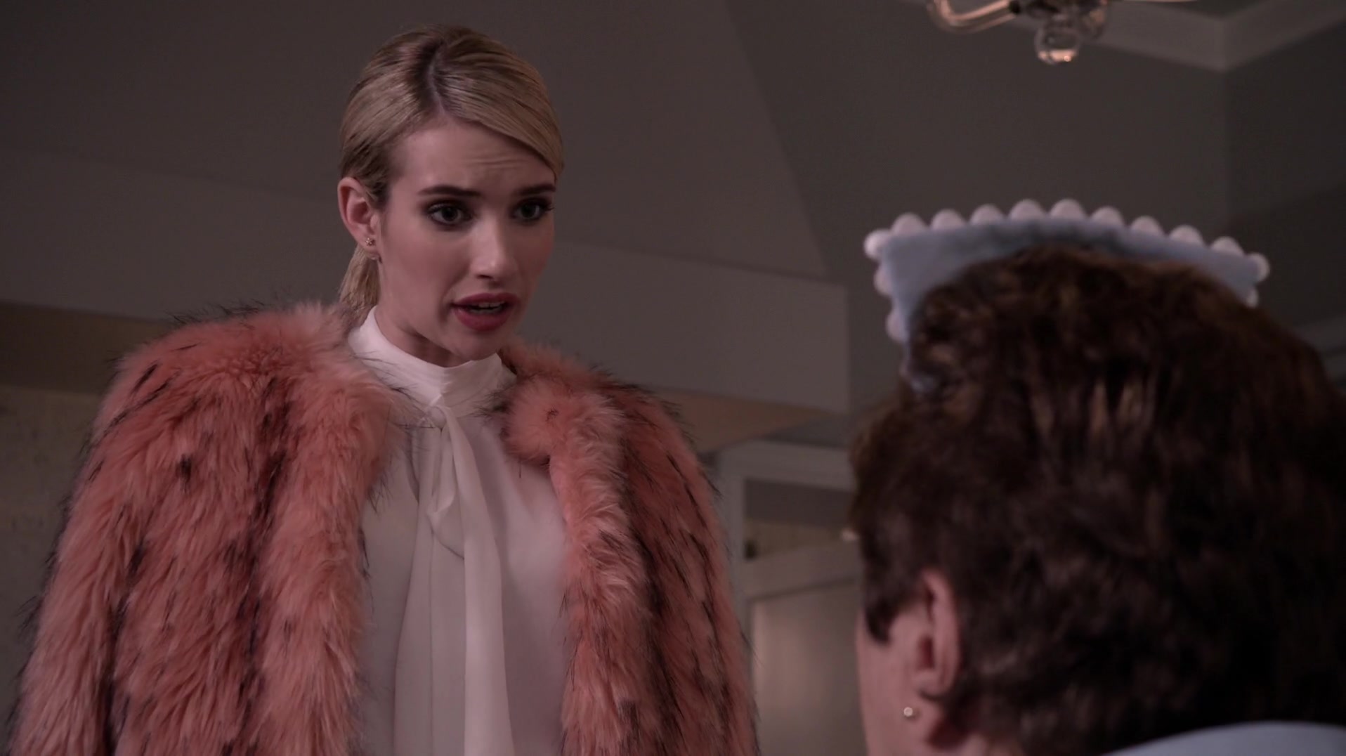 Scream_Queens_2015_S01E01E02_Pilot-Hell_Week_1080p_WEB-DL_DD5_1_H_264-NTb_03165.jpg