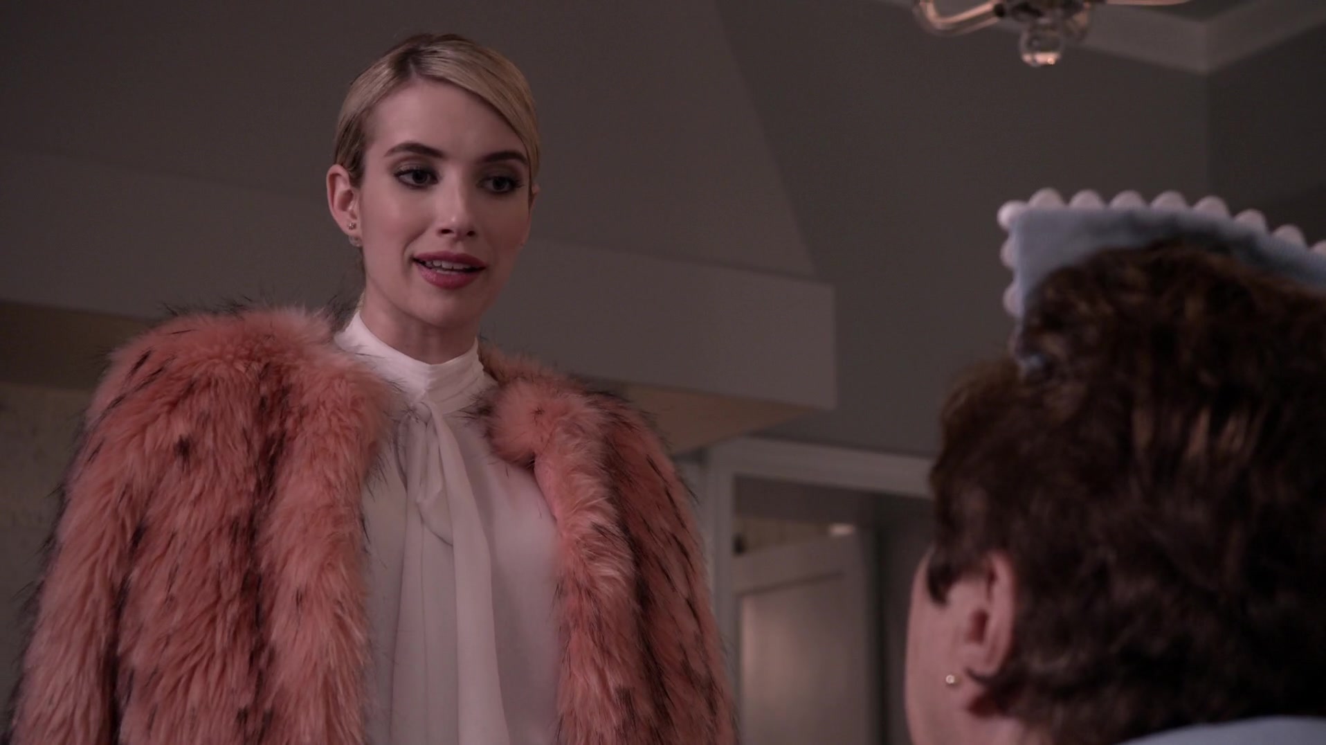 Scream_Queens_2015_S01E01E02_Pilot-Hell_Week_1080p_WEB-DL_DD5_1_H_264-NTb_03176.jpg