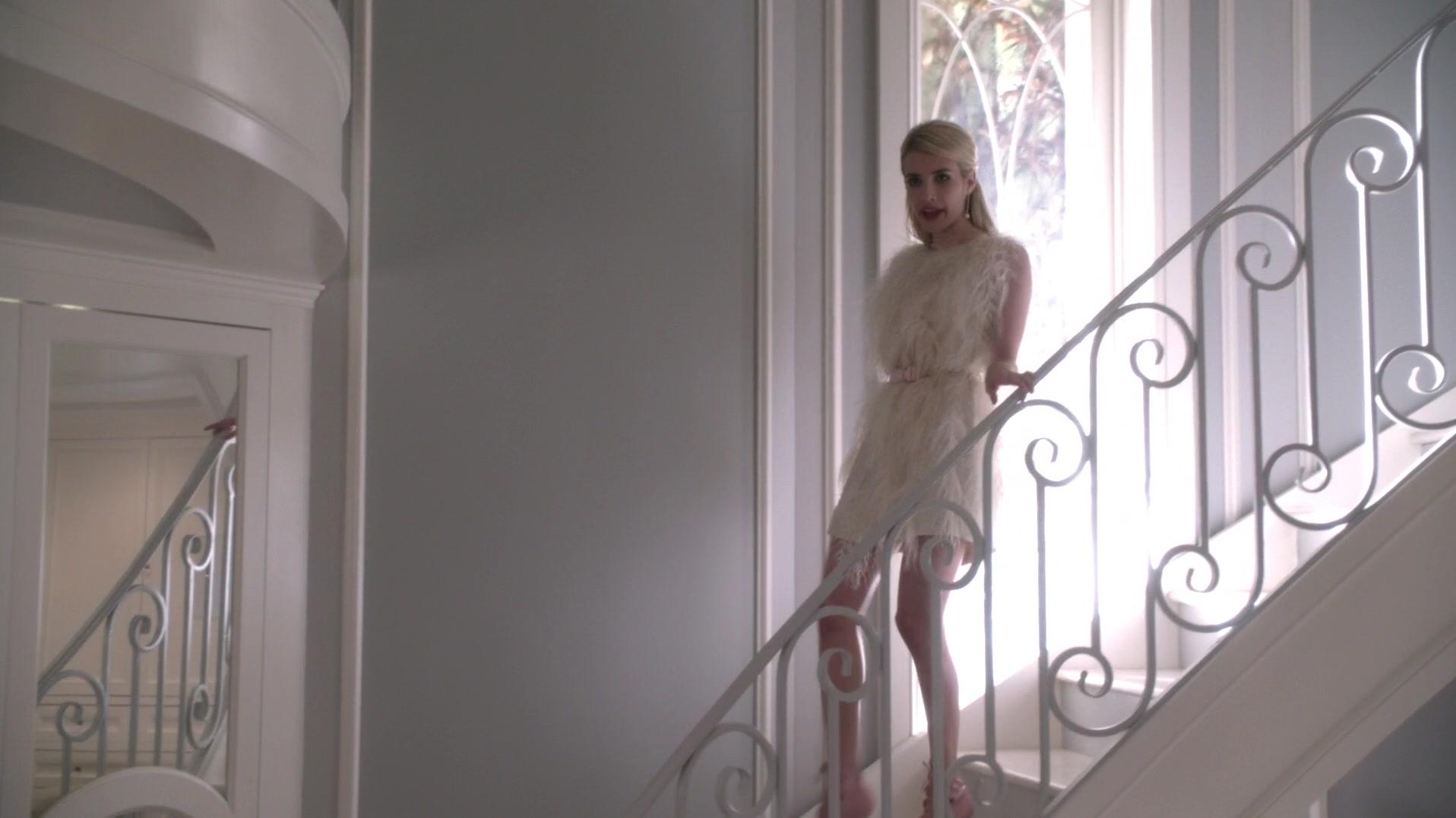 Scream_Queens_2015_S01E03_Chainsaw_1080p__2809.jpg