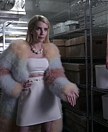 Scream_Queens_2015_S01E03_Chainsaw_1080p__0270.jpg