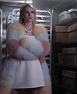 Scream_Queens_2015_S01E03_Chainsaw_1080p__0305.jpg