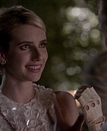 Scream_Queens_2015_S01E03_Chainsaw_1080p__1010.jpg