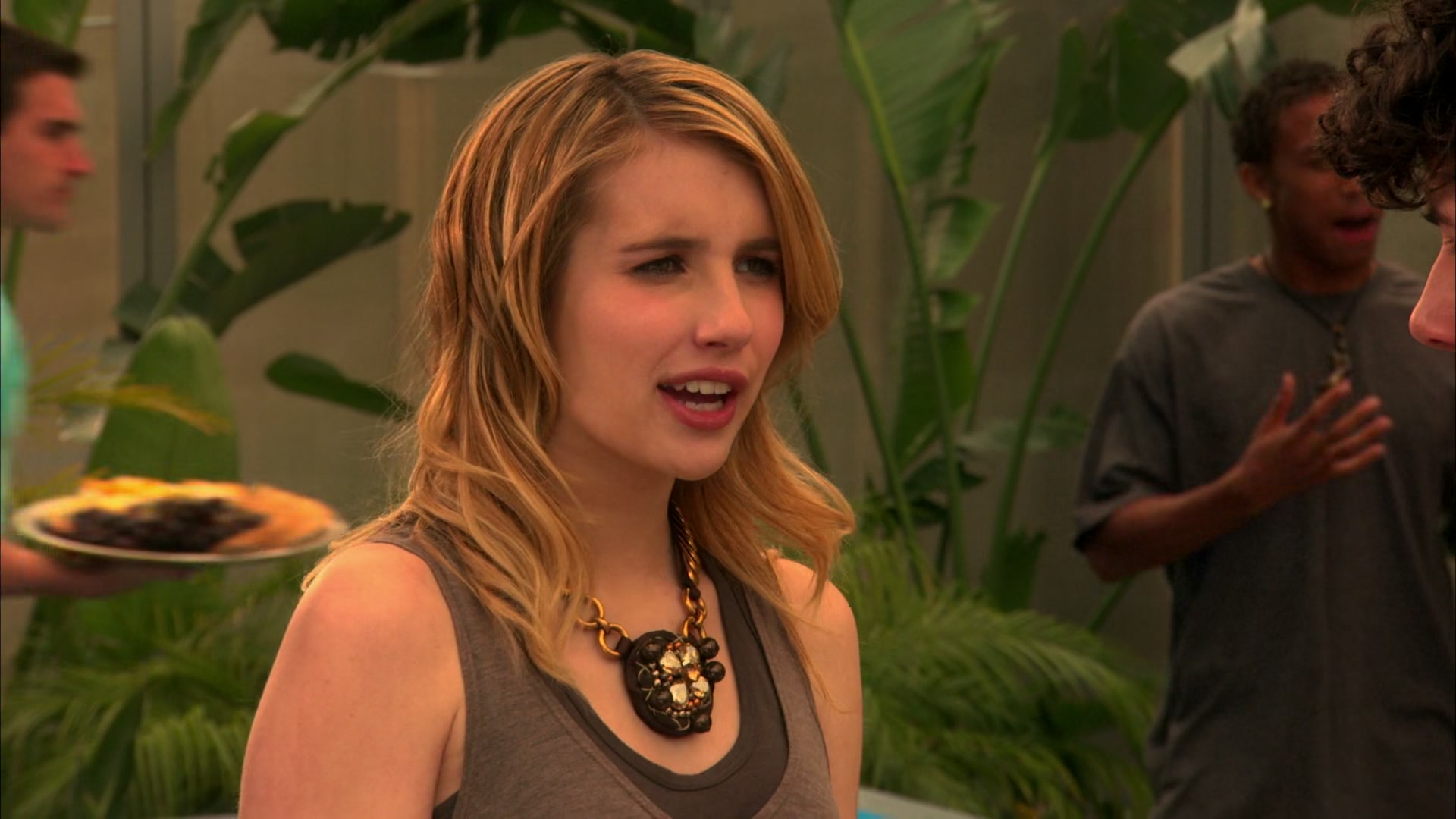 Jonas_S02E01_House_Party_1080p_001899.jpg