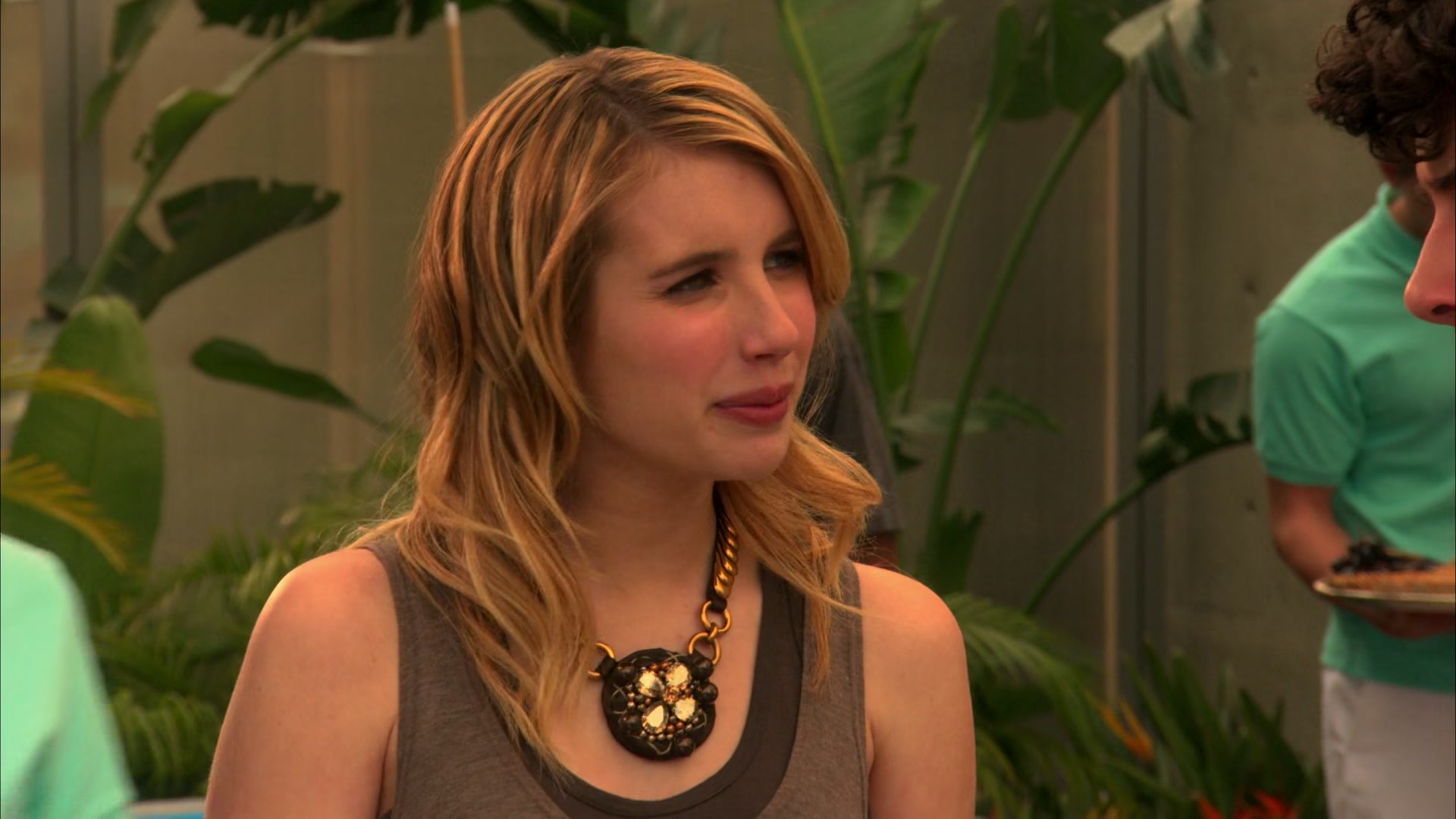 Jonas_S02E01_House_Party_1080p_001914.jpg