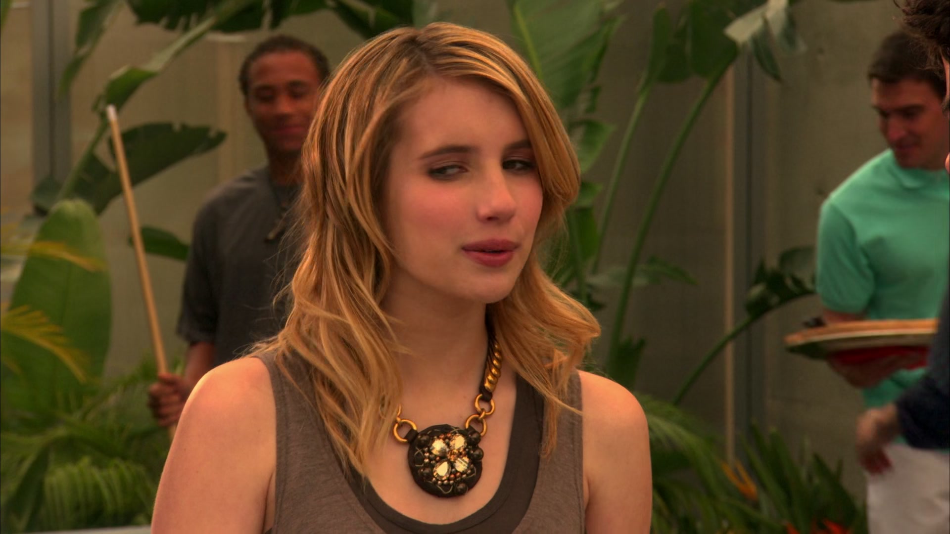 Jonas_S02E01_House_Party_1080p_001919.jpg