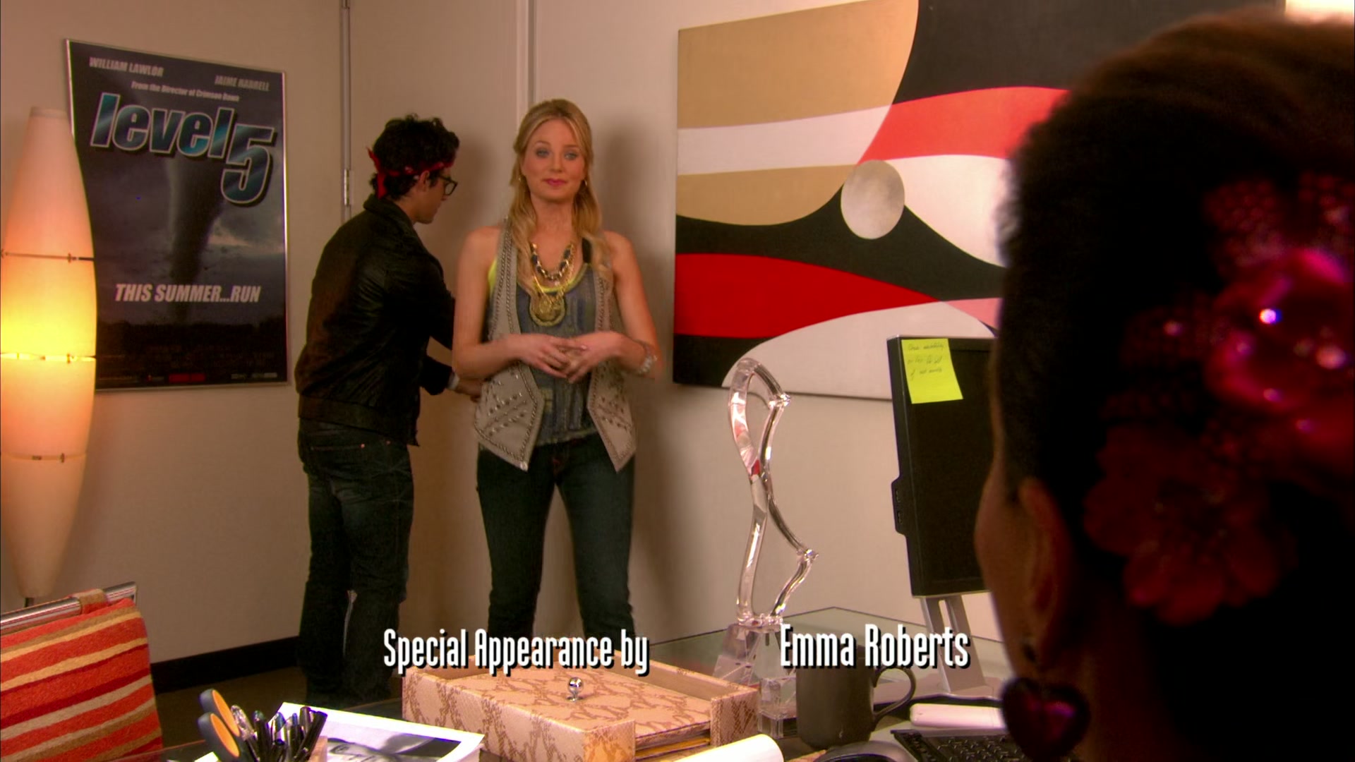 Jonas_S02E01_House_Party_1080p_003059.jpg