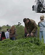 iheartemmaroberts_thehunt_bts_000123.jpg