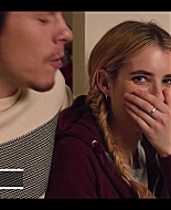 iheartemmaroberts_holidateblooperreel_000028.jpg