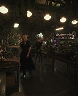 ahs13_somethingwickediscoming_teaser_000003.jpg