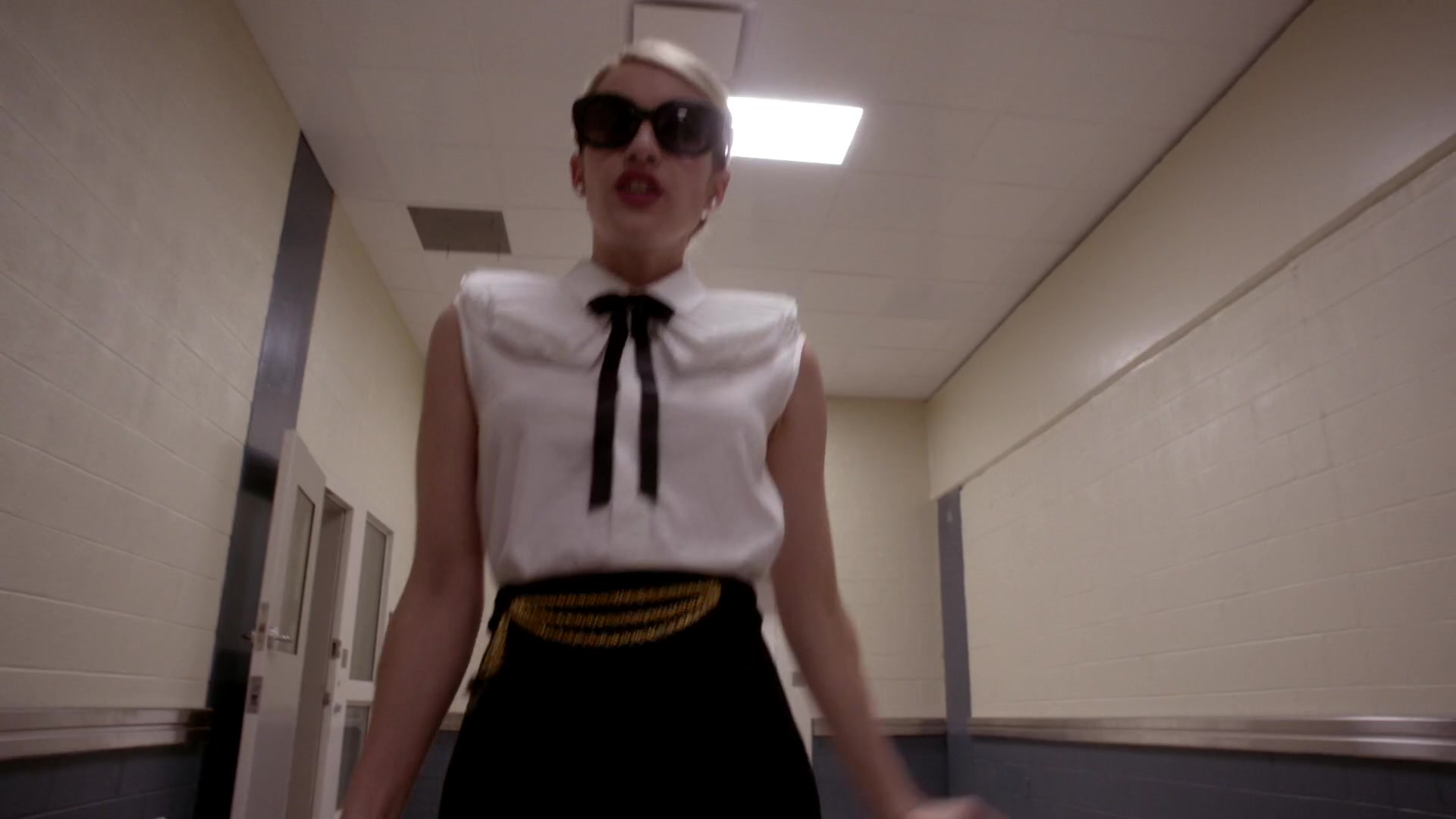 Scream_Queens_2015_S01E05_Pumpkin_Patch_1080p_2988.jpg