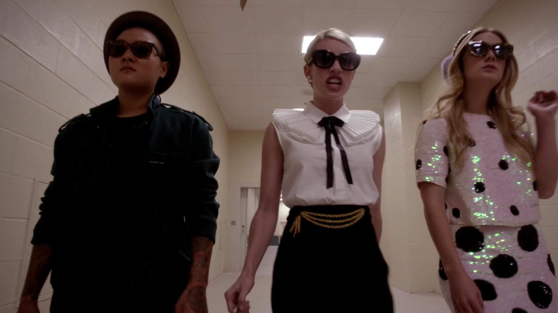 Scream_Queens_2015_S01E05_Pumpkin_Patch_1080p_3030.jpg