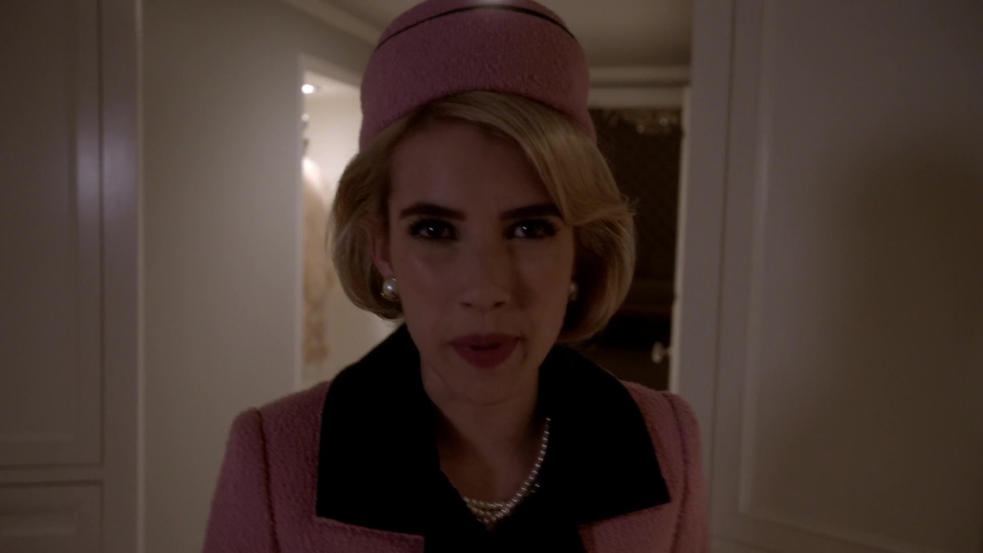 Scream_Queens_2015_S01E05_Pumpkin_Patch_1080p_3510.jpg