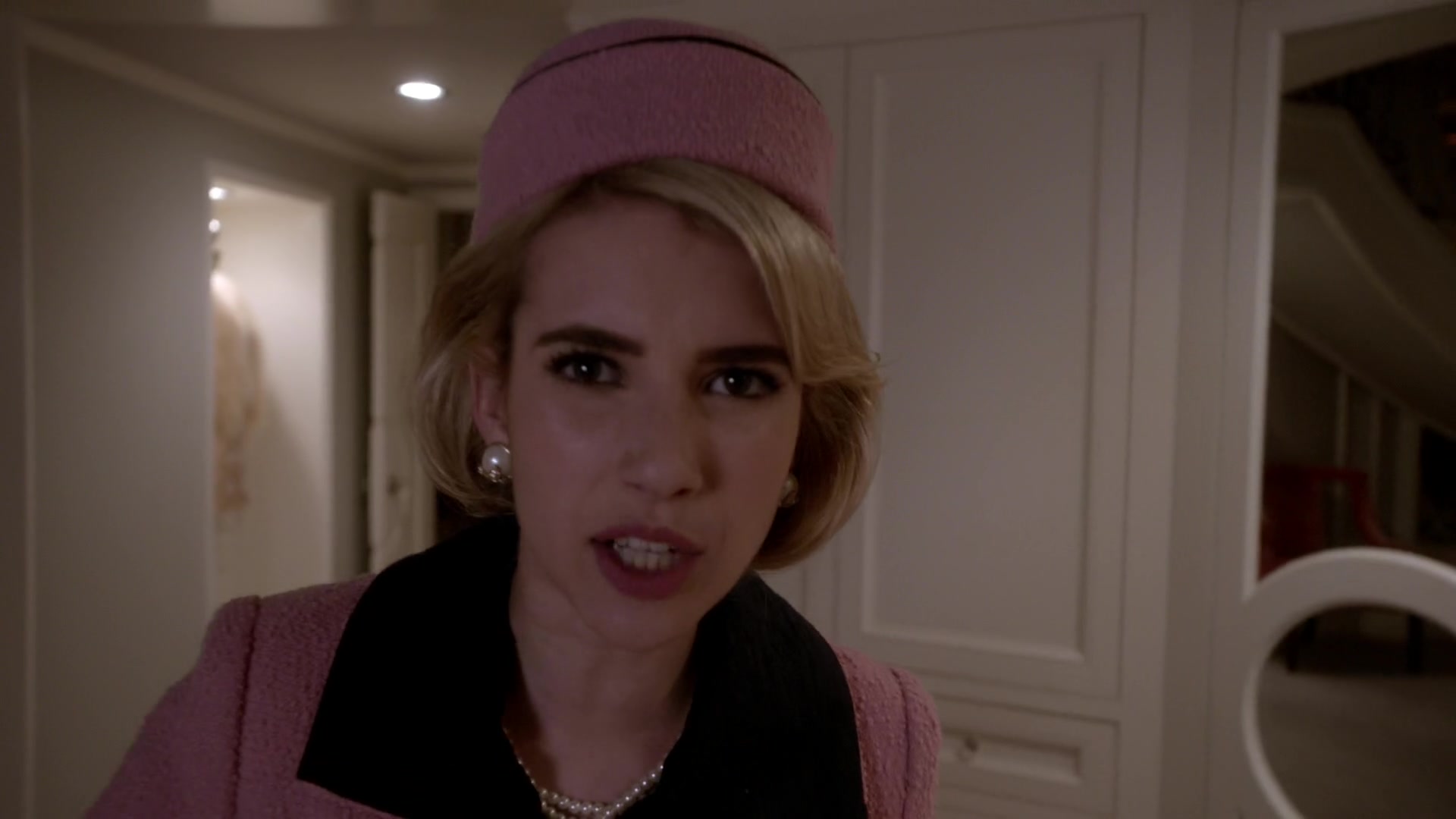 Scream_Queens_2015_S01E05_Pumpkin_Patch_1080p_3516.jpg