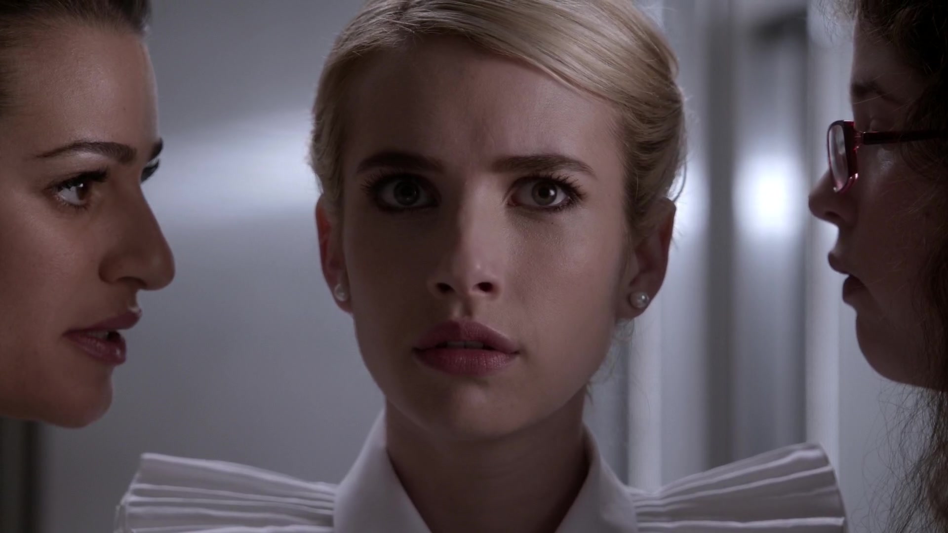 Scream_Queens_2015_S01E05_Pumpkin_Patch_1080p_3545.jpg