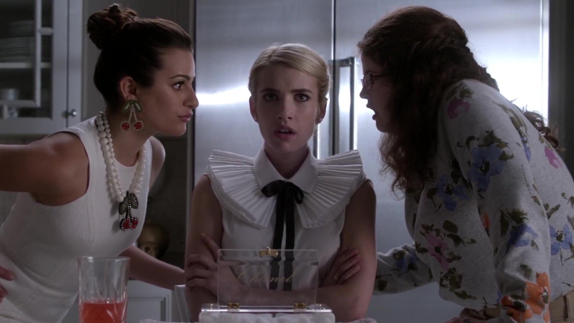 Scream_Queens_2015_S01E05_Pumpkin_Patch_1080p_3565.jpg Scream_Queens_2015_S01E05_Pumpkin_Patch_1080p_3565.jpg