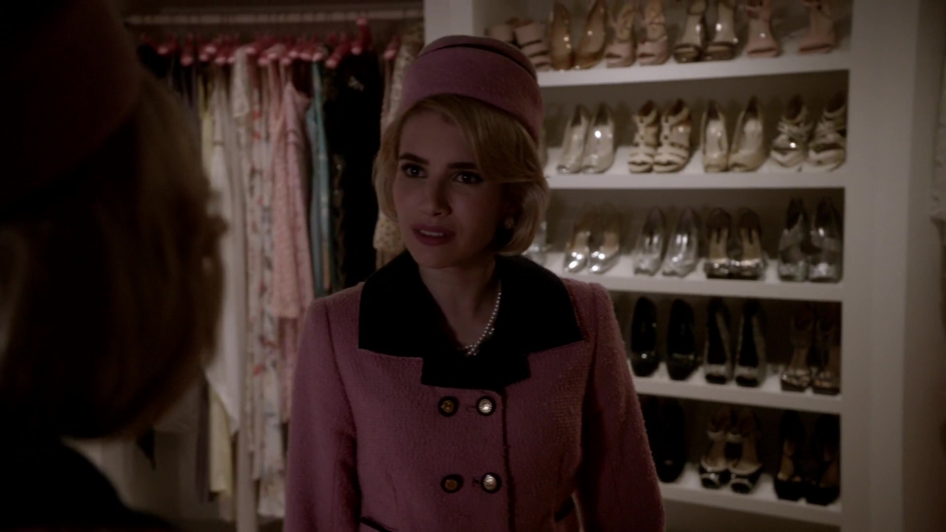 Scream_Queens_2015_S01E05_Pumpkin_Patch_1080p_3588.jpg