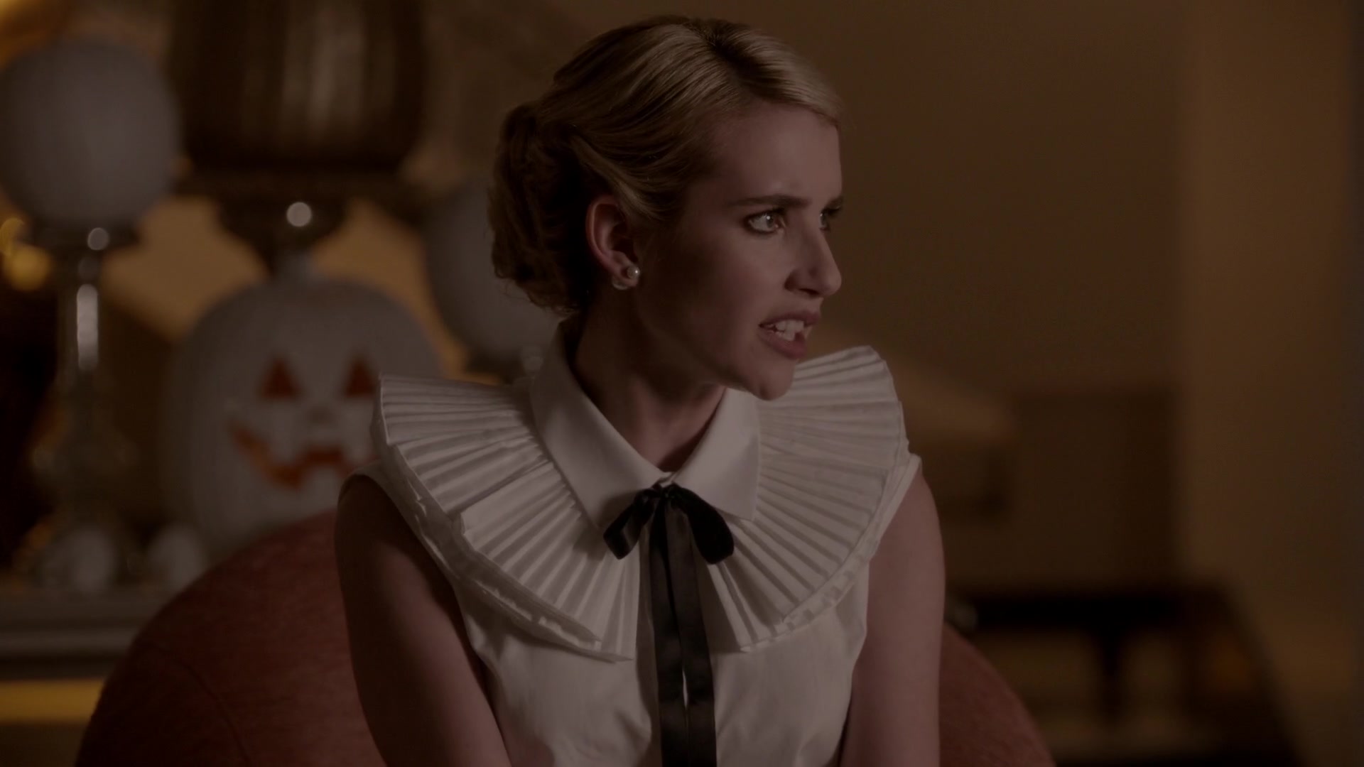 Scream_Queens_2015_S01E05_Pumpkin_Patch_1080p_5579.jpg