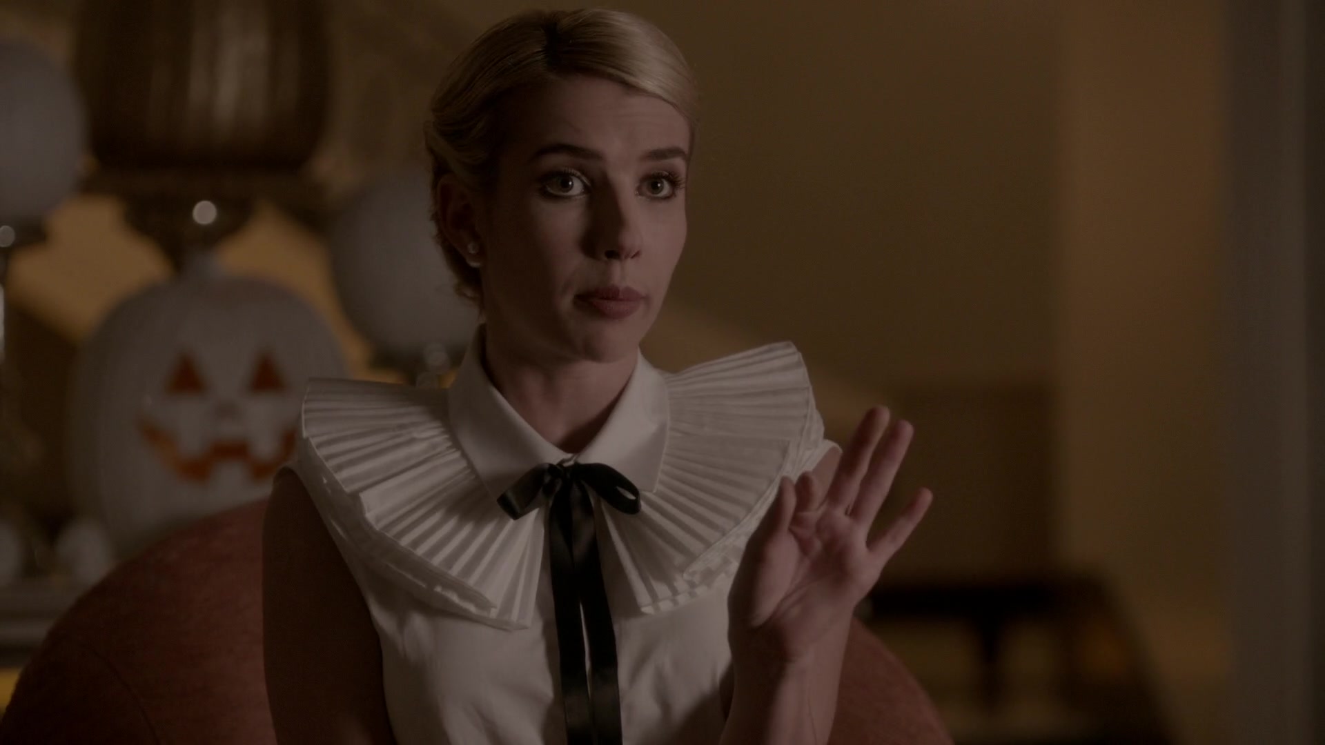 Scream_Queens_2015_S01E05_Pumpkin_Patch_1080p_5647.jpg