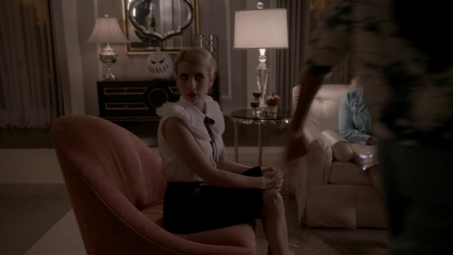 Scream_Queens_2015_S01E05_Pumpkin_Patch_1080p_5677.jpg