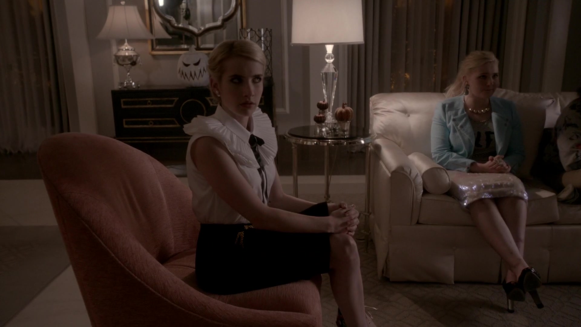 Scream_Queens_2015_S01E05_Pumpkin_Patch_1080p_5678.jpg
