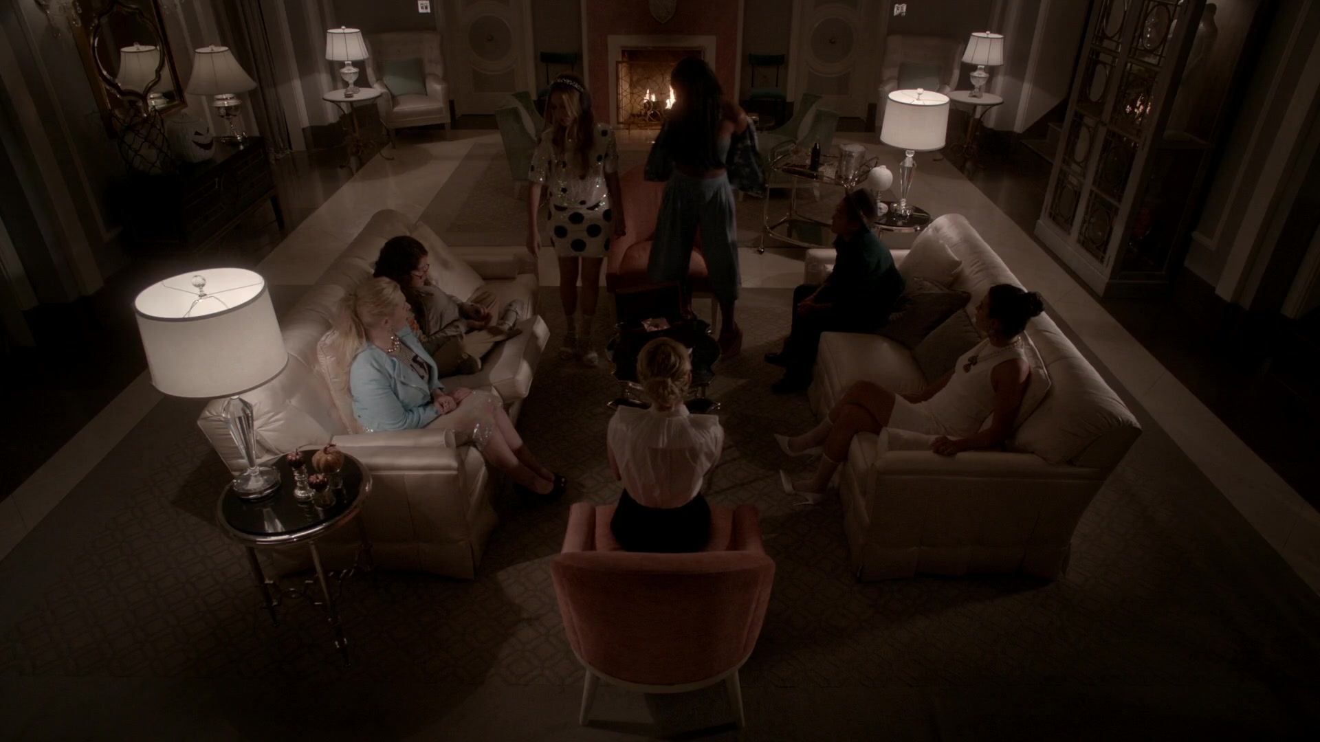 Scream_Queens_2015_S01E05_Pumpkin_Patch_1080p_5689.jpg
