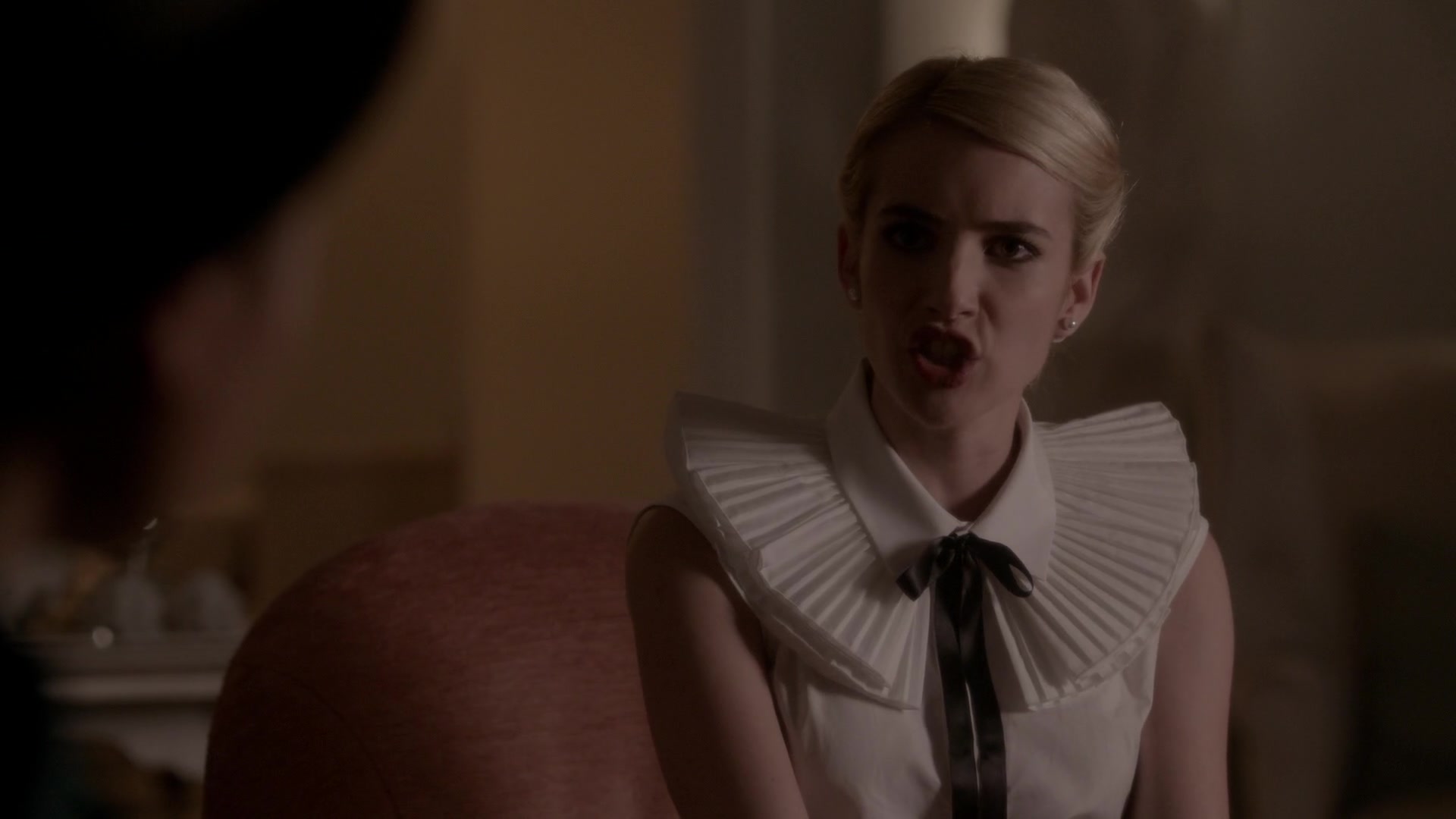 Scream_Queens_2015_S01E05_Pumpkin_Patch_1080p_5965.jpg