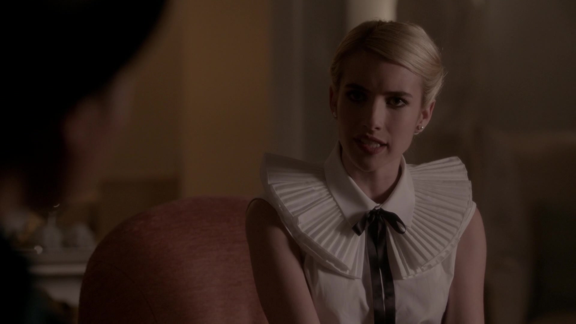 Scream_Queens_2015_S01E05_Pumpkin_Patch_1080p_5967.jpg