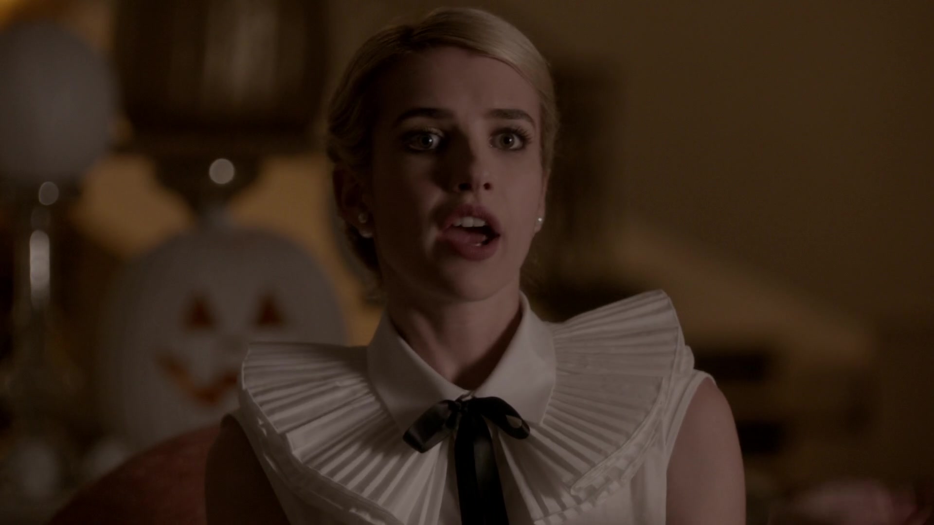 Scream_Queens_2015_S01E05_Pumpkin_Patch_1080p_5977.jpg