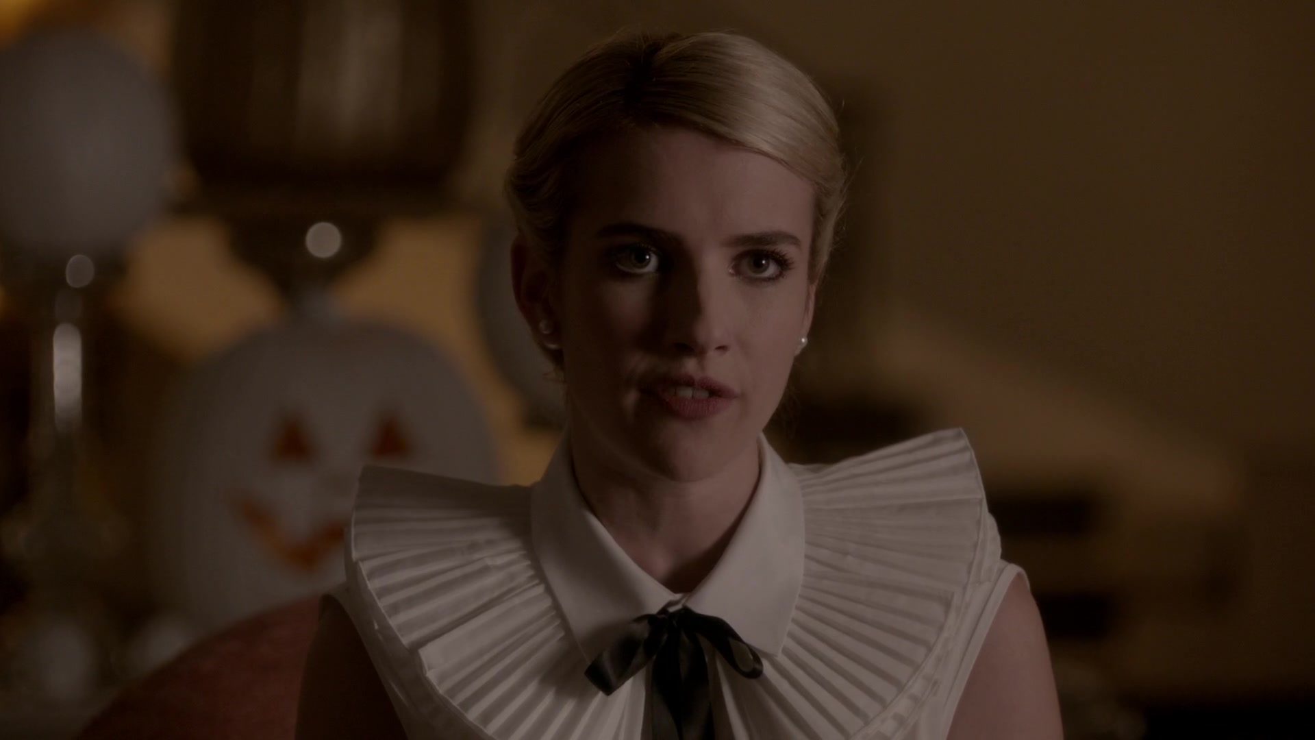 Scream_Queens_2015_S01E05_Pumpkin_Patch_1080p_5990.jpg