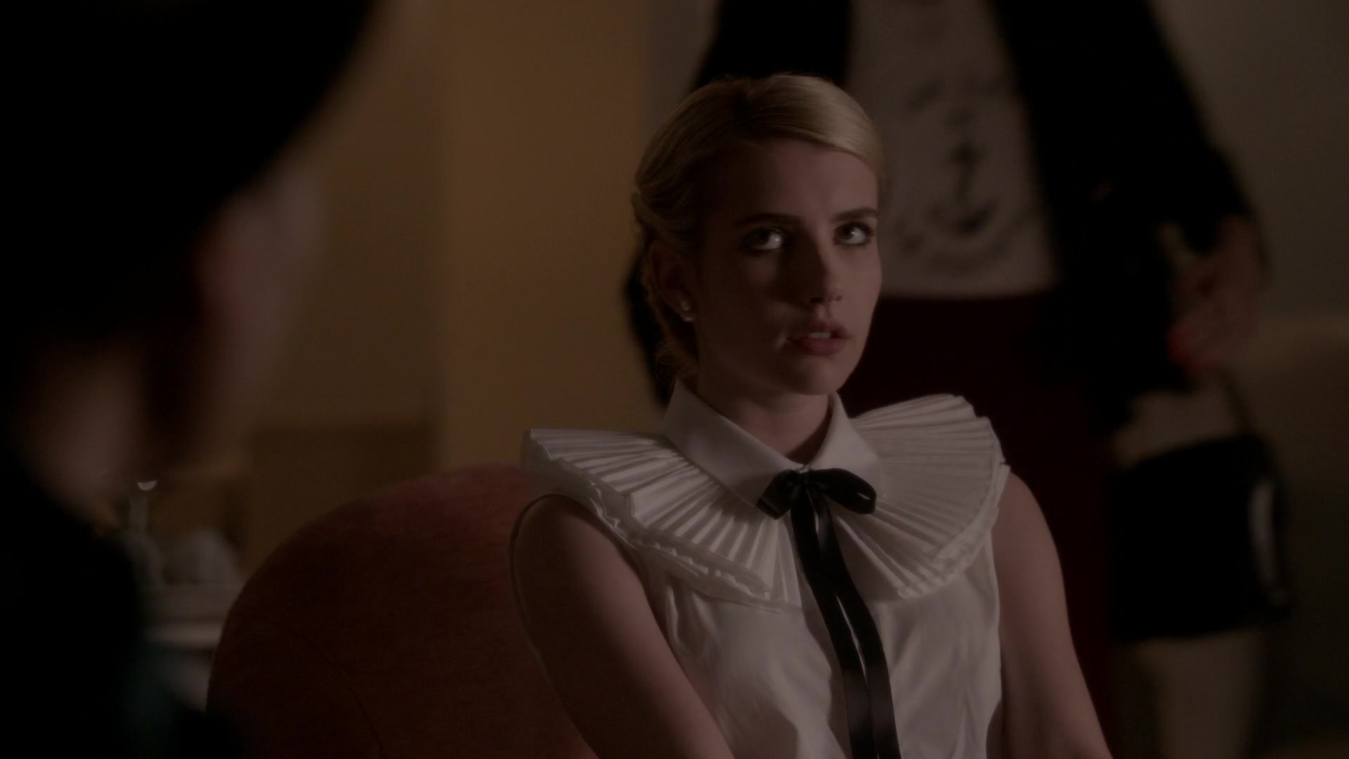 Scream_Queens_2015_S01E05_Pumpkin_Patch_1080p_6010.jpg