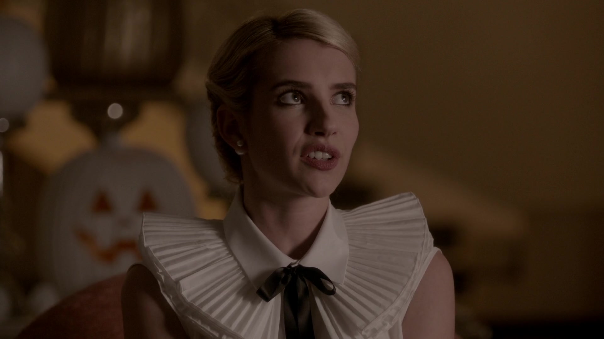 Scream_Queens_2015_S01E05_Pumpkin_Patch_1080p_6044.jpg