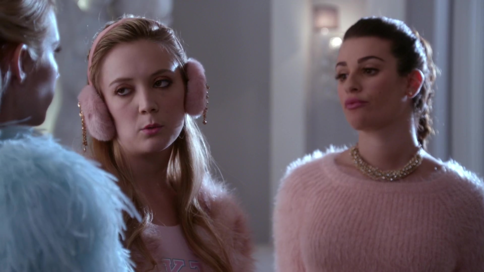 Scream_Queens_2015_S01E05_Pumpkin_Patch_1080p__0233.jpg