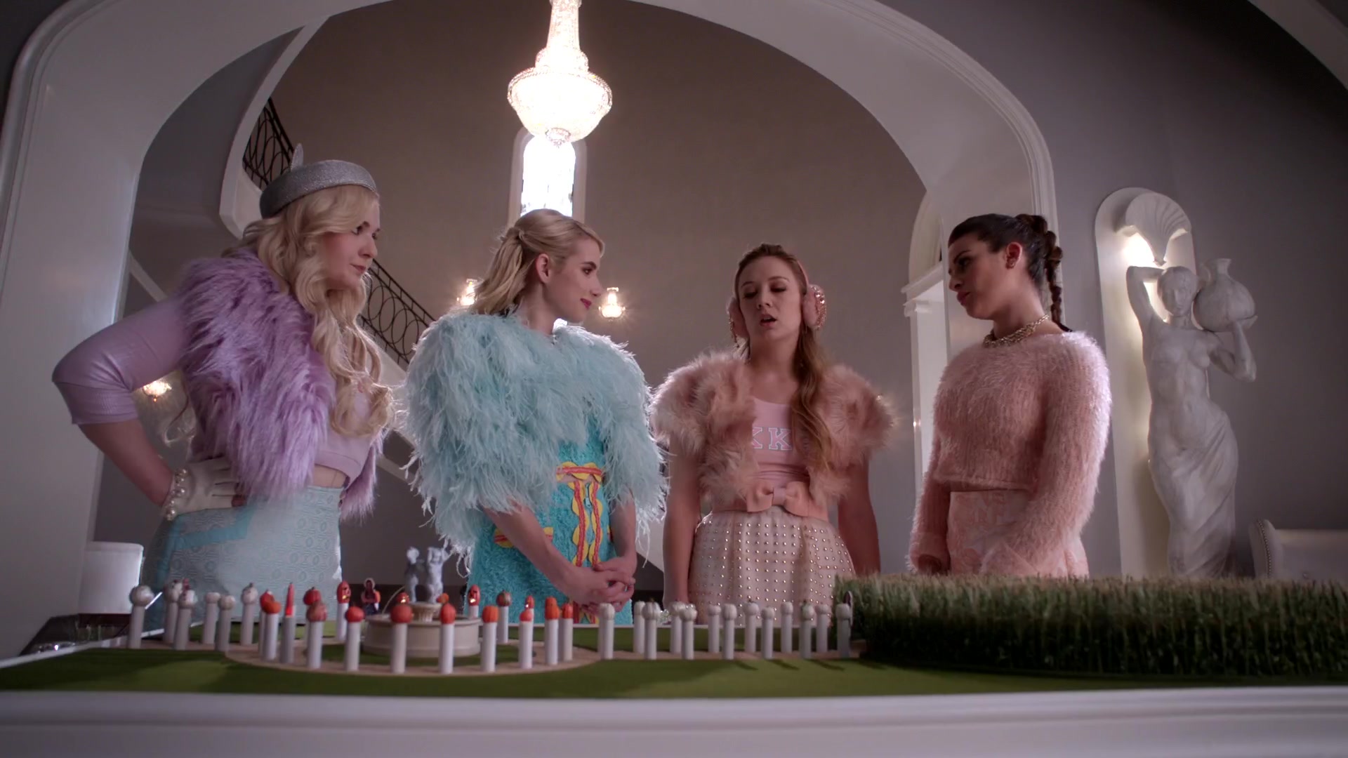 Scream_Queens_2015_S01E05_Pumpkin_Patch_1080p__0240.jpg