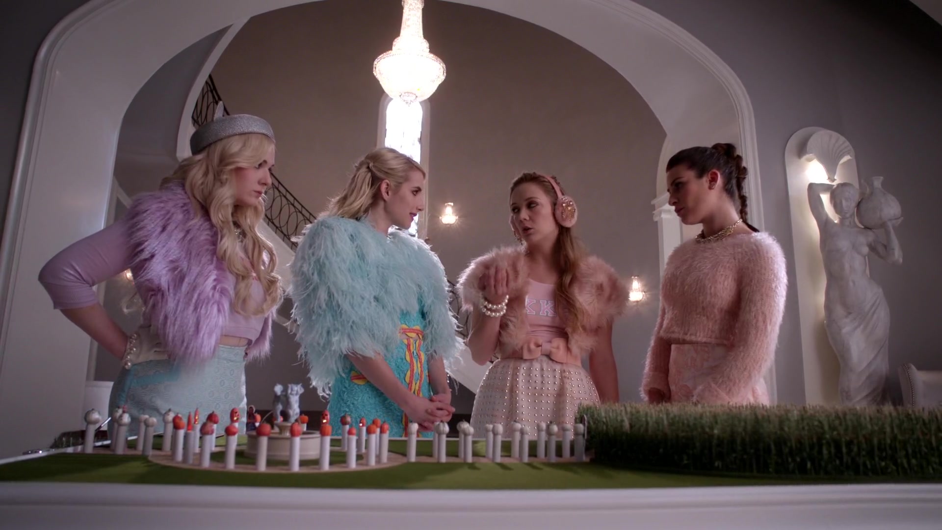 Scream_Queens_2015_S01E05_Pumpkin_Patch_1080p__0244.jpg
